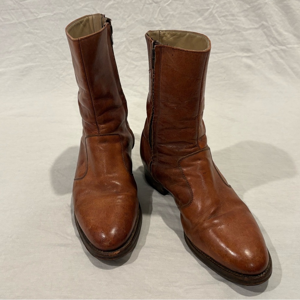 FRYE Boots (size 10/brown)